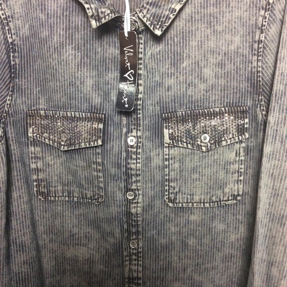NWT Gray Button Down with Bling Shirt - Picture 4 of 7